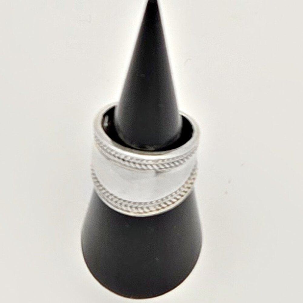 Vintage Sterling Silver Wide Band Ring Size 7.5 | Rope Edge Dome Ring - Picture 4 of 6